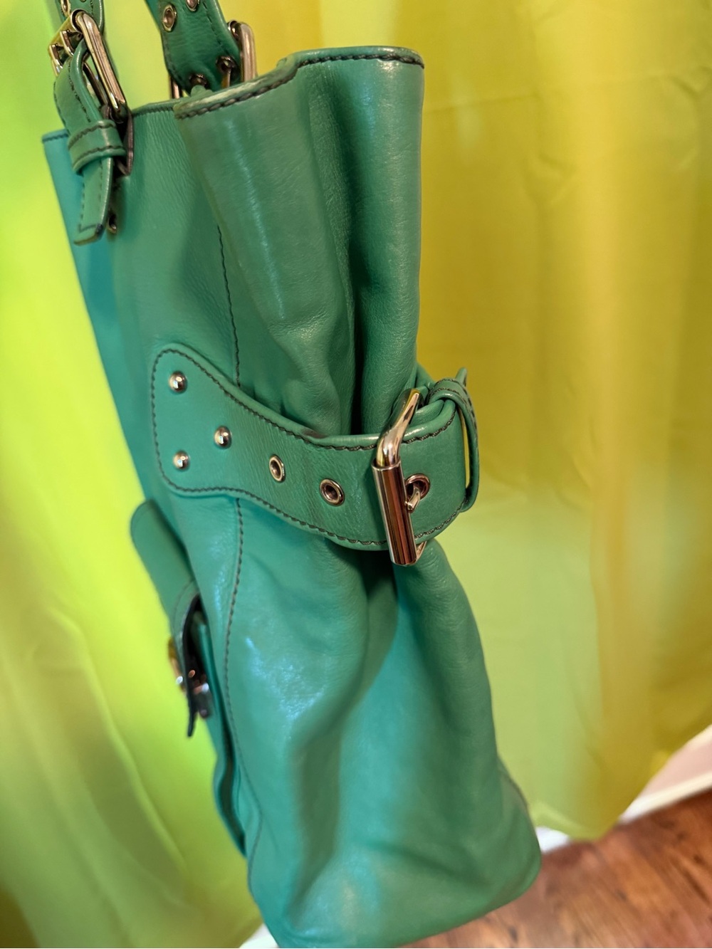 Vintage Y2K Marc Jacobs Green Leather Women's Tote Bag with Front Pockets. - Picture 9 of 11